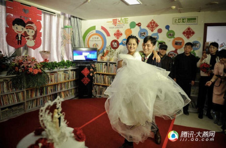 Cam dong dam cuoi co tich cua nhung cap doi di thuong - Anh 6