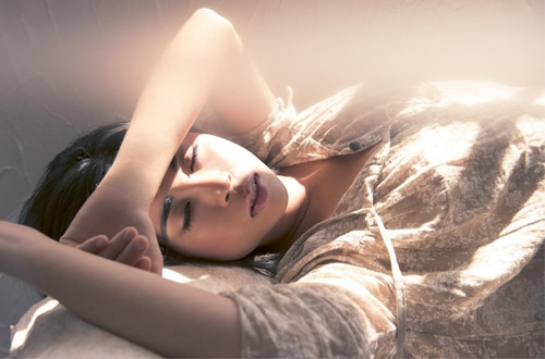 Nếu được, bạn hãy để ngực tự do nhiều nhất có thể.