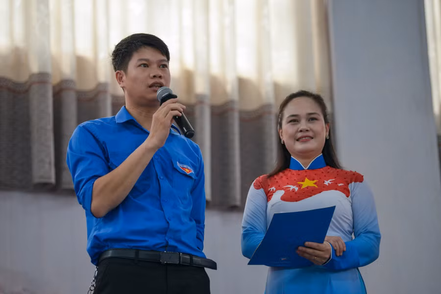 Tại hội thi, các thí sinh trả lời các câu hỏi mà Ban Tổ chức đưa ra, với nội dung xoay quanh các vấn đề liên quan tới lịch sử 70 năm Ngày Giải phóng Thủ đô.