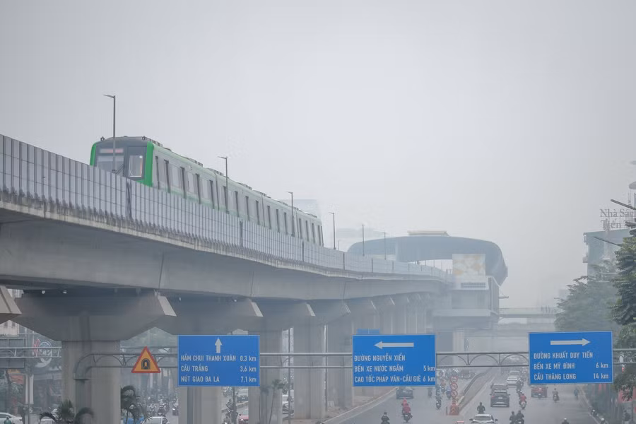 Hà Nội: Trời âm u, sương mù phủ kín từ sáng đến tối ảnh 7