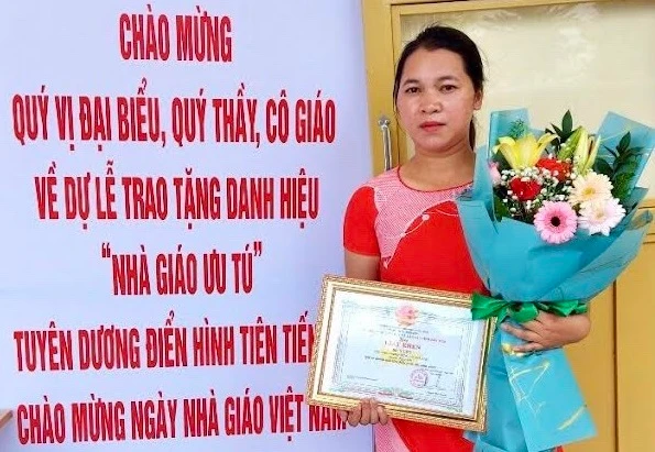 Cô giáo Y Lót luôn tâm huyết với giáo dục vùng biên.