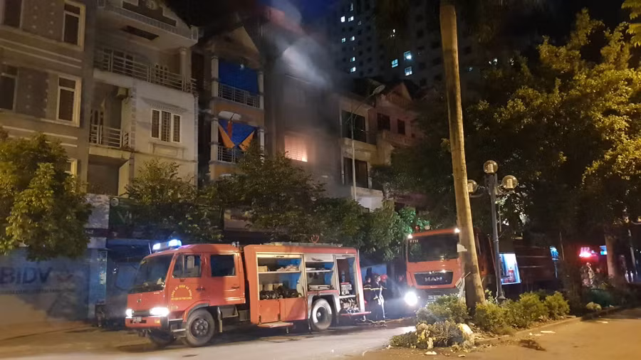 Hiện trường cháy lớn tại KĐT Xa La.