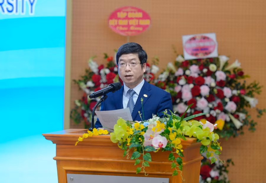 TS Hoàng Xuân Hiệp phát biểu tại buổi lễ