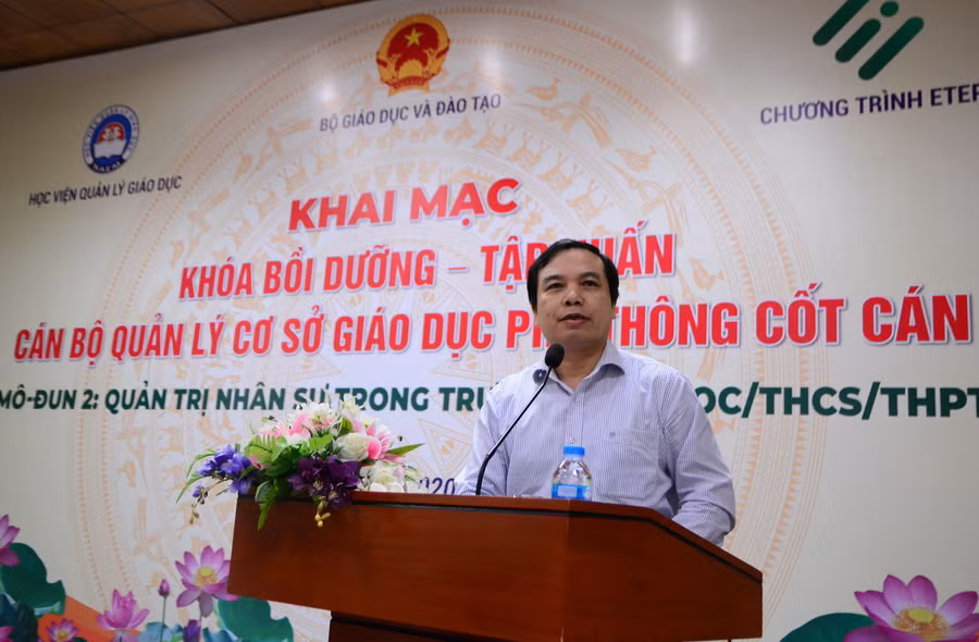 Ông Hoàng Đức Minh – Cục trưởng Cục Nhà giáo và Cán bộ quản lý Giáo dục phát biểu tại buổi khai mạc