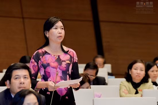 Đại biểu Lý Tiết Hạnh: Cần có quy định chặt chẽ hơn về các trường hợp phải thực hiện chuyển đổi vị trí công tác Đại biểu Lý Tiết Hạnh: Cần có quy định chặt chẽ hơn về các trường hợp phải thực hiện chuyển đổi vị trí công tác