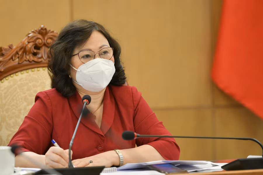 Thứ trưởng Ngô Thị Minh chỉ đạo cuộc họp thường trực ban chỉ đạo phòng, chống dịch Covid-19 của Bộ GD&amp;ĐT.