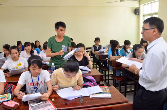 Giáo viên có thể sử dụng 10 phút đầu giờ để giúp học sinh thực hành nói tiếng Anh. Ảnh có tính chất minh họa/internet