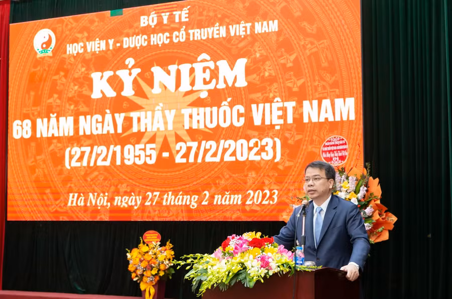 PGS.TS Nguyễn Quốc Huy – Giám đốc Học viện Y Dược học cổ truyền Việt Nam phát biểu tại buổi lễ.