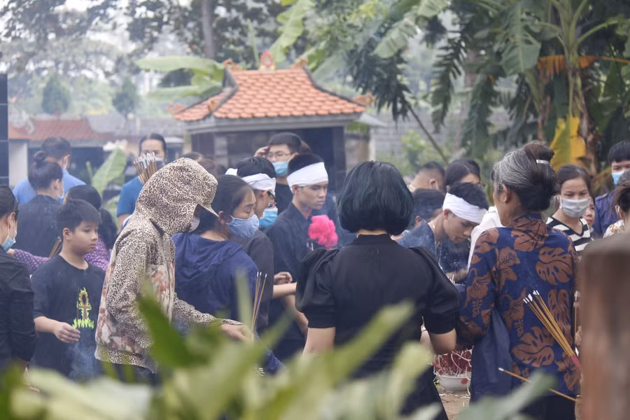 Hiện cơ quan chức năng đã tiến hành khởi tố vụ án, bắt tạm giam các đối tượng để điều tra làm rõ và xử lý theo quy định của pháp luật.