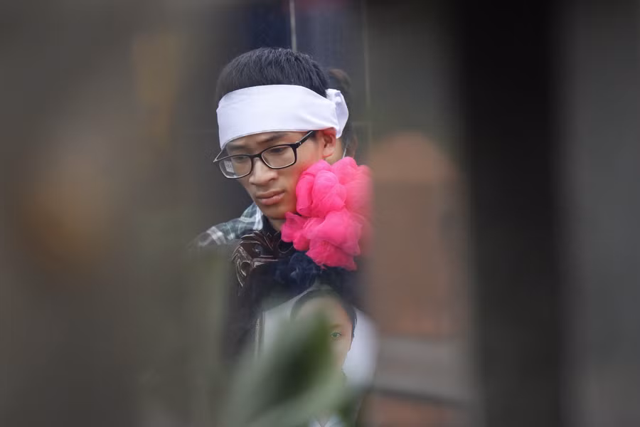 Hàng trăm người đau đớn đưa tiễn nữ sinh Học viện Ngân hàng về nơi an nghỉ ảnh 5