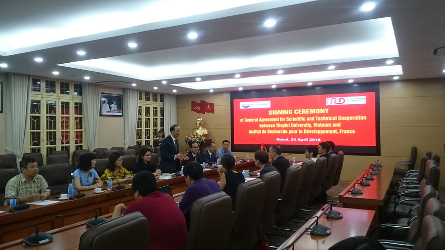 Hai bên trao đổi những nội dung thỏa thuận Hai bên trao đổi những nội dung thỏa thuận