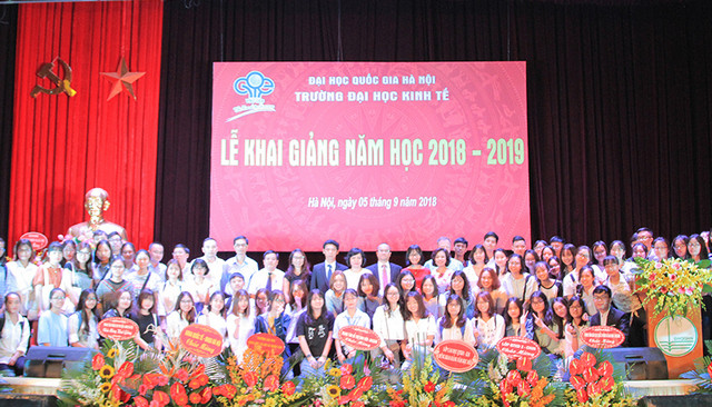 Trường Đại học Kinh tế khai giảng năm học 2018 – 2019