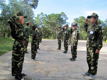 Chương trình “Học kỳ quân đội” đang là một lựa chọn của những phụ huynh muốn con có kỹ năng sống kỷ luật hơn