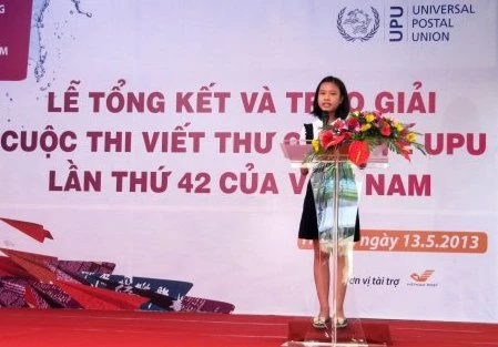 Thư Thủy Tinh đại diện Việt Nam dự thi UPU 42 quốc tế