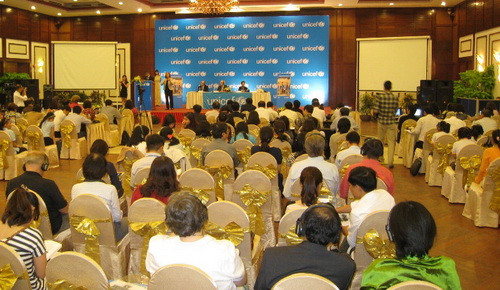 Có hơn 300 đại biểu lãnh đạo các tổ chức quốc tế tham dự lễ Công bố Báo cáo tình hình trẻ em thế giới năm 2013