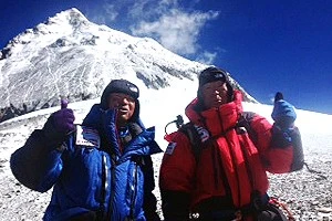 Ông lão 80 tuổi lập kỷ lục leo đỉnh Everest