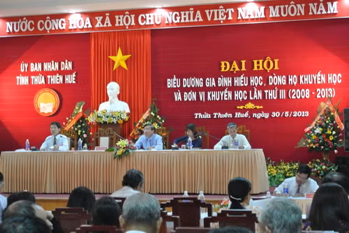 Thừa Thiên - Huế: Khen thưởng 7 tập thể, 8 cá nhân xuất sắc trong công tác khuyến học