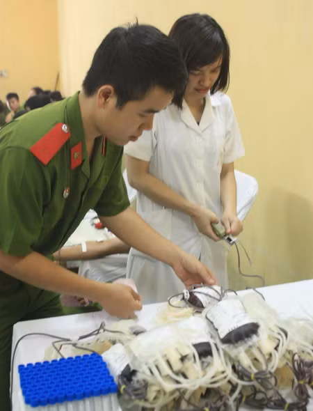 Ngày hội hiến máu đã thu được trên 300 đơn vị máu. Ảnh: gdtd.vn