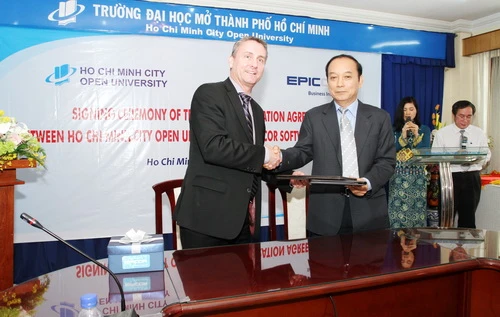 Trường Đại học Mở TPHCM hợp tác quốc tế trong giáo dục mô phỏng