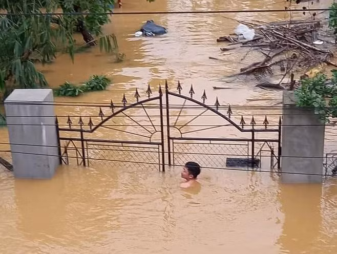 Mưa lũ khiến 95% hộ dân ở xã Bắc Trạch bị ngập