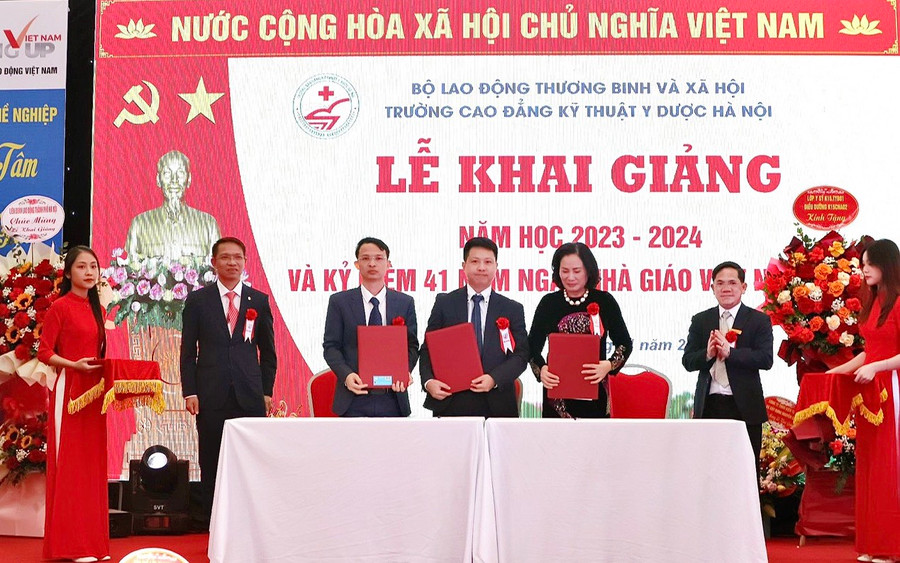 Ký kết thỏa thuận hợp tác với các đối tác trường đại học và doanh nghiệp.
