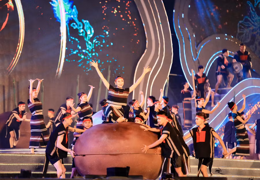 Chương trình nghệ thuật trong đêm khai mạc Lễ hội Cà phê Buôn Ma Thuột lần thứ 8 năm 2023.