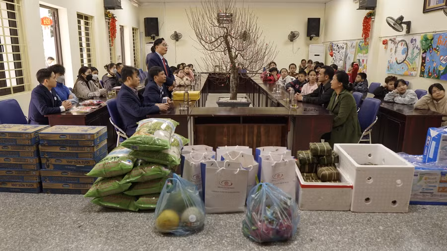 Nhân dịp Tết Nguyên Đán Quý Mão 2023 đang tới gần, Trường Đại học Nguyễn Trãi, Đoàn TNCS Hồ Chí Minh trường Đại học Nguyễn Trãi phát động hoạt động thiện nguyện trao quà tết tặng 133 trẻ em khuyết tật tại Trung tâm Nuôi dưỡng khuyết tật Chương Mỹ - Chúc Sơn – Hà Nội.