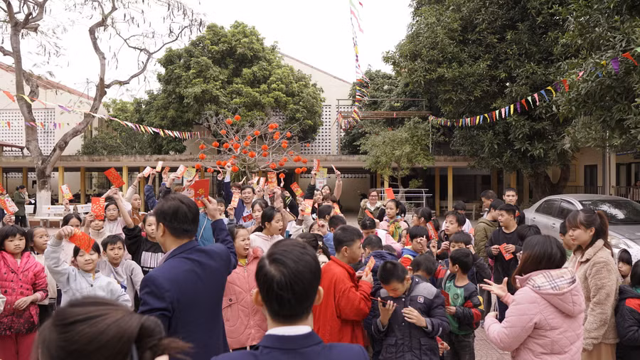 Cùng với đó nhiều hoạt động sôi nổi đã được diễn ra tại trung tâm.