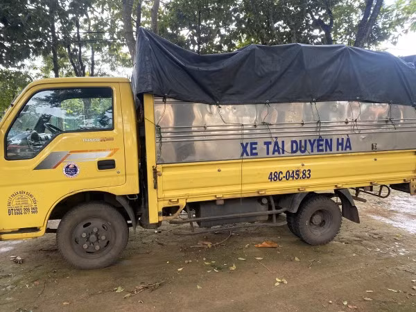 Chiếc xe tải chở 10 công nhân không có giấy xét nghiệm Covid.