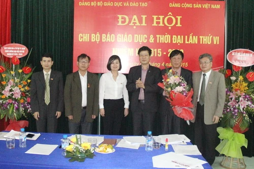 Chi bộ báo Giáo dục & Thời đại tổ chức Đại hội nhiệm kỳ 2015 – 2020