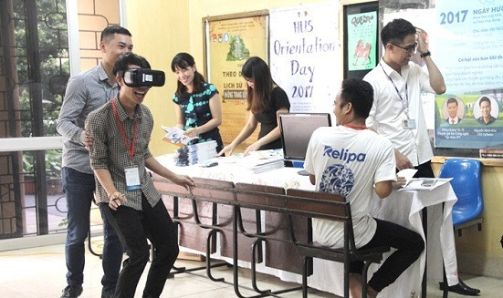 Ngày hướng nghiệp rất hấp dẫn các bạn trẻ Ngày hướng nghiệp rất hấp dẫn các bạn trẻ