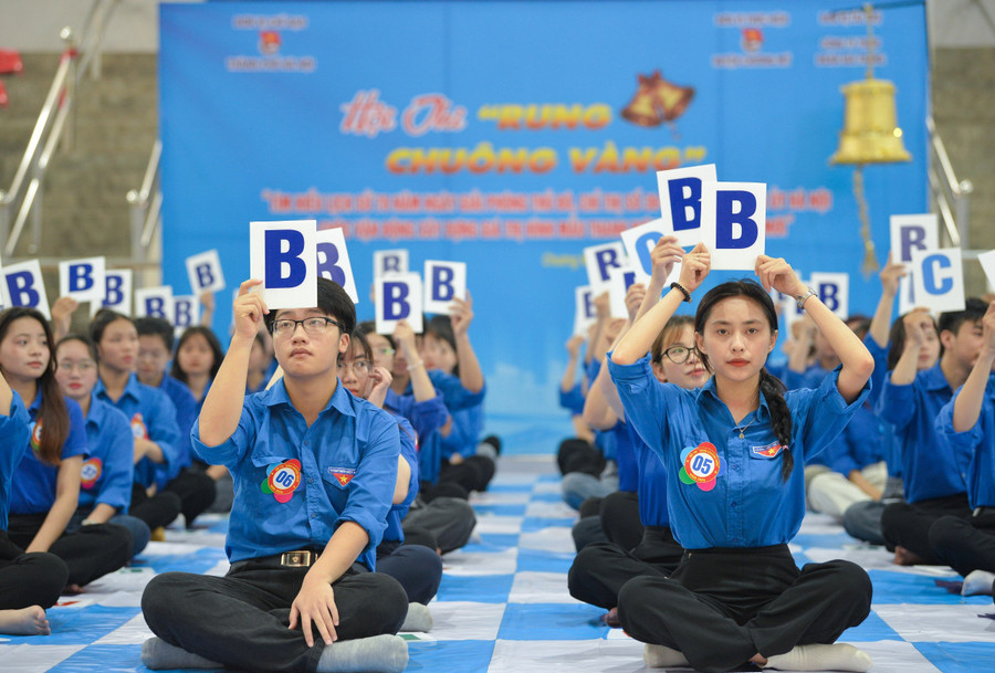 Hội thi “Rung chuông vàng” tổ chức nhằm củng cố kiến thức cho mỗi đoàn viên, thanh niên về mốc son lịch sử vẻ vang 70 năm Ngày Giải phóng Thủ đô.
