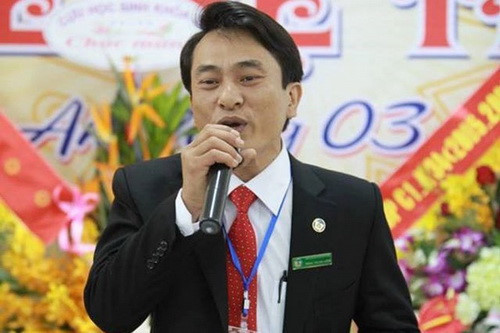 Thầy giáo Trần Trung Hiếu - giáo viên Trường THPT Chuyên Phan Bội Châu (Nghệ An)