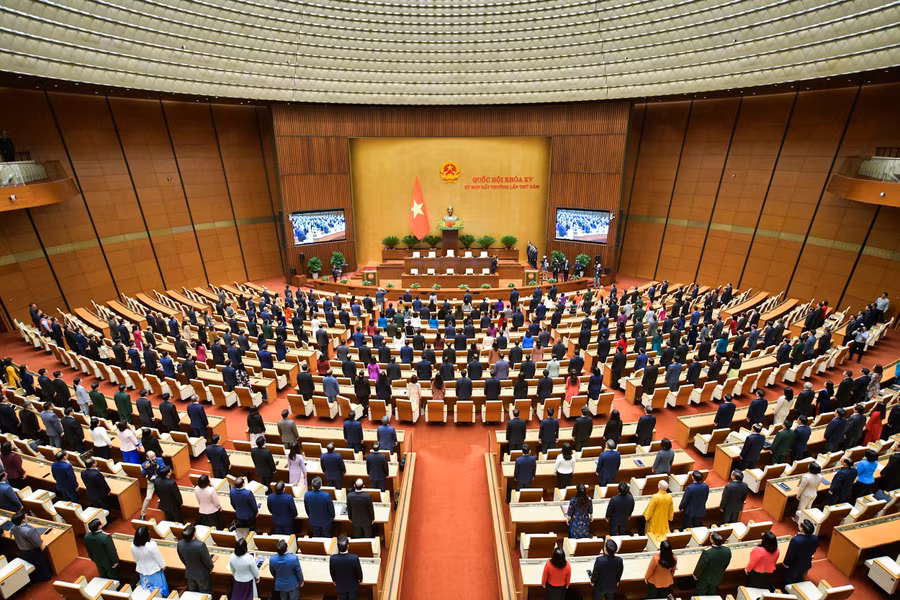 Toàn cảnh phiên bế mạc, sáng 18/1.