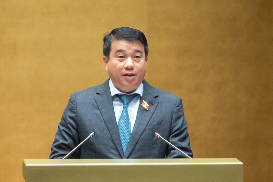 Chủ tịch Hội đồng Dân tộc của Quốc hội Y Thanh Hà Niê Kđăm trình bày Báo cáo tiếp thu, giải trình, chỉnh lý dự thảo Nghị quyết của Quốc hội về một số cơ chế, chính sách đặc thù thực hiện các chương trình mục tiêu quốc gia. Chủ tịch Hội đồng Dân tộc của Quốc hội Y Thanh Hà Niê Kđăm trình bày Báo cáo tiếp thu, giải trình, chỉnh lý dự thảo Nghị quyết của Quốc hội về một số cơ chế, chính sách đặc thù thực hiện các chương trình mục tiêu quốc gia.