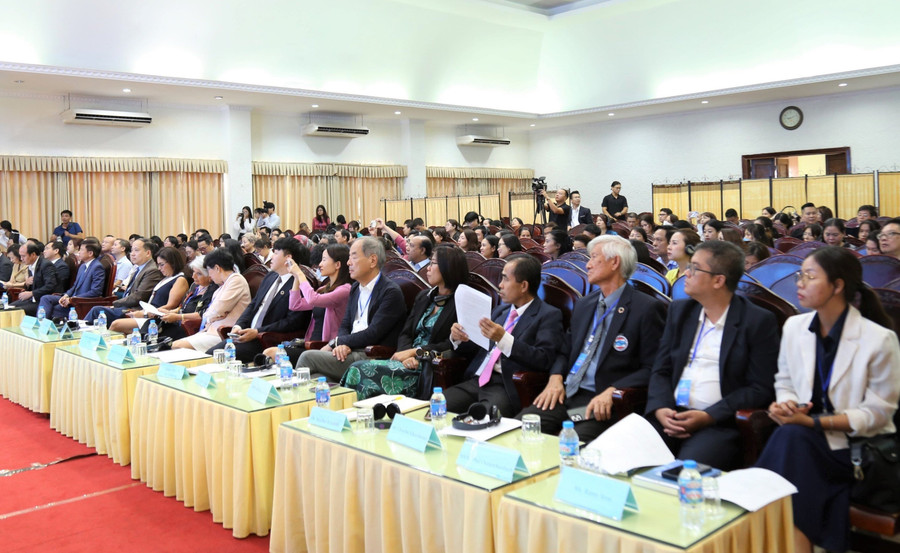 Các đại biểu trong và ngoài nước tham dự Hội thảo. Các đại biểu trong và ngoài nước tham dự Hội thảo.