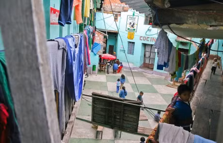 Nha tu la lung o Nam My: Pham nhan san xuat ma tuy, song cung gia dinh - Anh 7