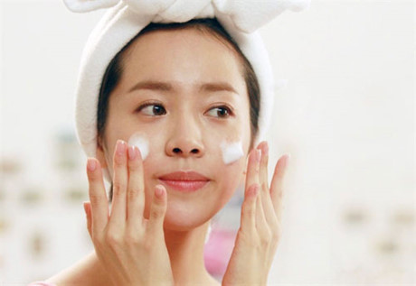 Cách chăm sóc da nhờn bất chấp nắng nóng - Ảnh 1 Cach cham soc da nhon bat chap nang nong - Anh 1