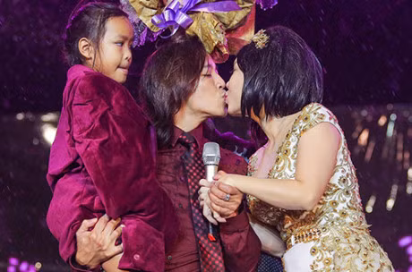 Live show Viet Huong: 