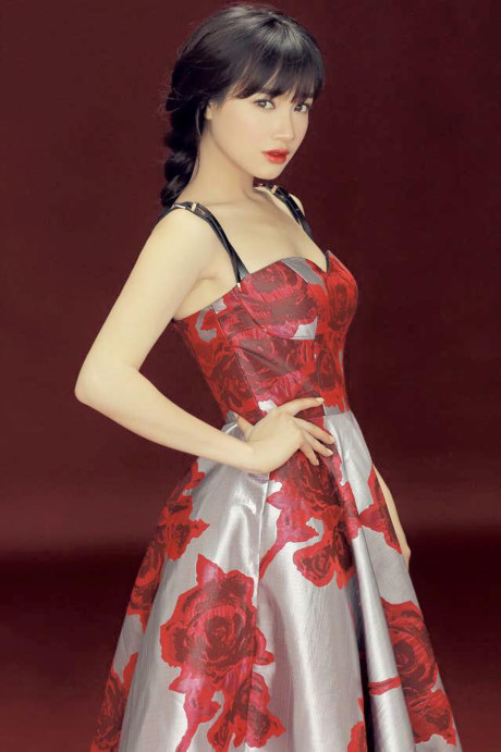 Nhã Phương phơi phới nét xuân với váy áo trễ nải - Ảnh 13 Nha Phuong phoi phoi net xuan voi vay ao tre nai - Anh 13