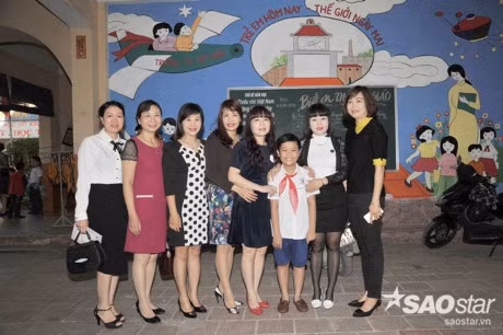 Nhat Minh tro lai truong lop trong vong tay yeu thuong cua thay co va ban be - Anh 4