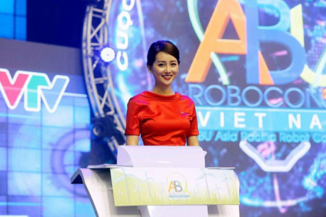 Quỳnh Chi - Cô nàng BTV sở hữu gout thời trang cực ấn tượng - Ảnh 1 Quynh Chi - Co nang BTV so huu gout thoi trang cuc an tuong - Anh 1