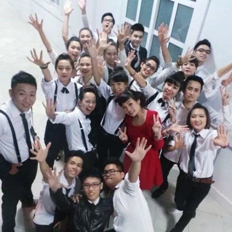 Ngắm trang phục của sao Việt khi đứng trên bục giảng - Ảnh 8 Ngam trang phuc cua sao Viet khi dung tren buc giang - Anh 8