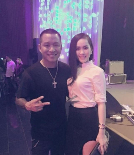 Sau khi cưới vợ, Tuấn Hưng đã làm thế này với fans nữ! - Ảnh 11 Sau khi cuoi vo, Tuan Hung da lam the nay voi fans nu! - Anh 11