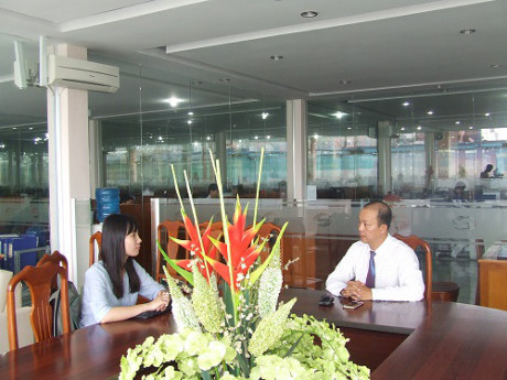 Ngắm trang phục của sao Việt khi đứng trên bục giảng - Ảnh 5 Ngam trang phuc cua sao Viet khi dung tren buc giang - Anh 5