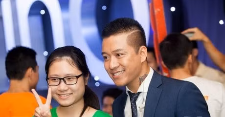 Sau khi cuoi vo, Tuan Hung da lam the nay voi fans nu! - Anh 9