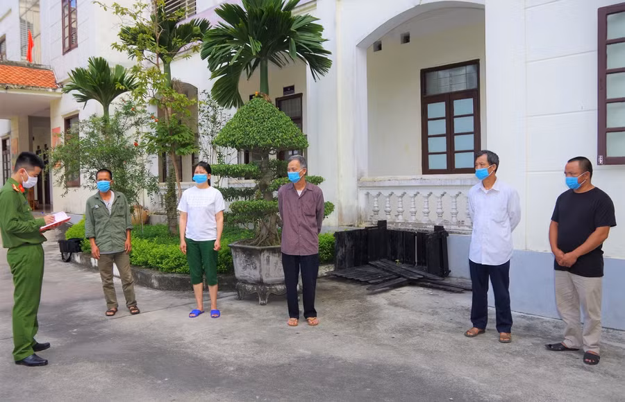 Các đối tượng có hành vi trộm cắp tài sản. Ảnh: Công an Hải Dương.