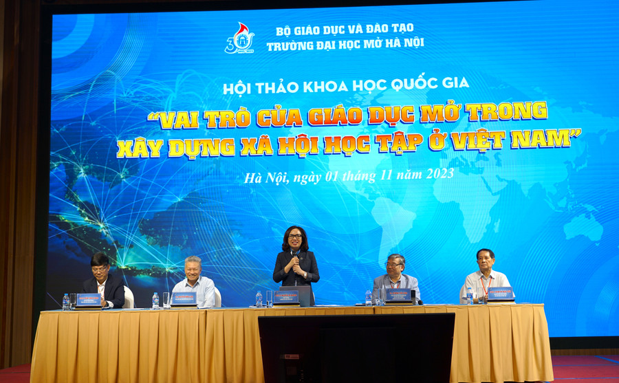 PGS.TS Nguyễn Thị Nhung điều hành phiên thảo luận. PGS.TS Nguyễn Thị Nhung điều hành phiên thảo luận.