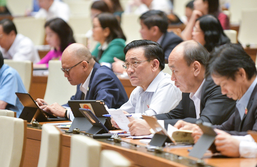 Các đại biểu tham gia phiên thảo luận sáng 1/11. Các đại biểu tham gia phiên thảo luận sáng 1/11.