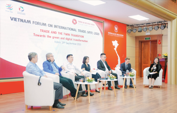 Các khách mời tham luận tại Diễn đàn. Các khách mời tham luận tại Diễn đàn.